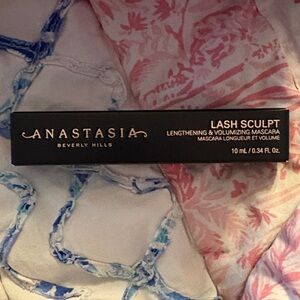Anastasia Beverly Hills Lash Sculpt Mascara brand new. I get lash extensions
